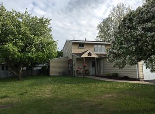 8 Maine Rd, Plattsburgh, NY 12903