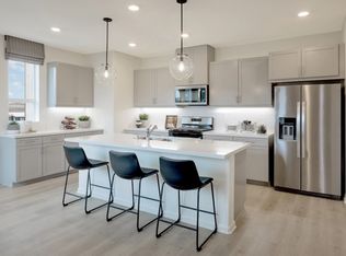 972 River Trl, Vista, CA 92081