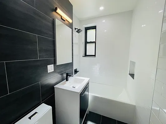 Rented by E Realty International Corp | media 9