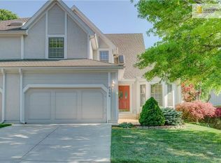 9158 W 121st St, Overland Park, KS 66213