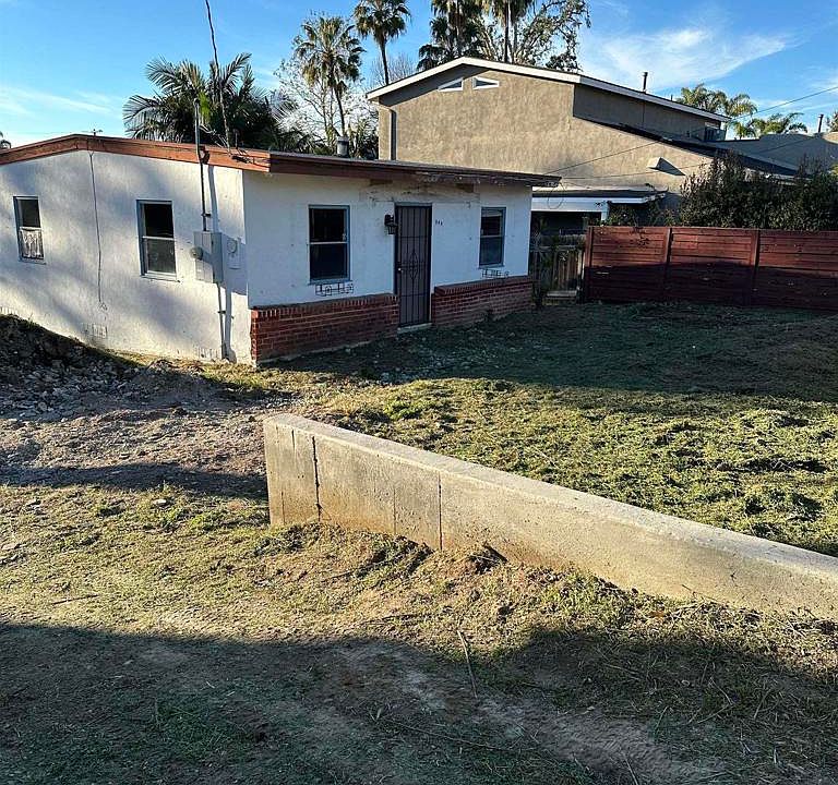 1st image of 844 Saxony Rd