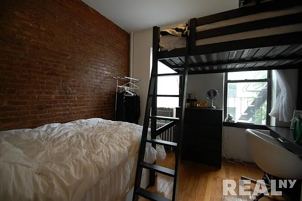 Rented by REAL New York | media 20