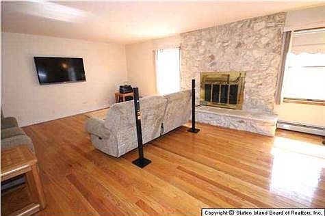 5th image of 161 Heenan Ave