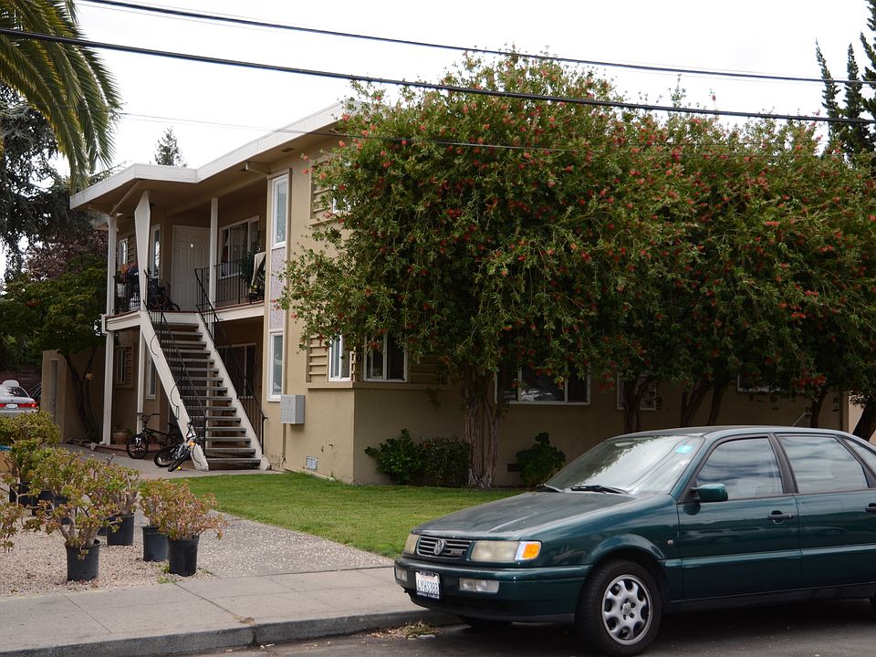1st image of 1560 Regent St APT 3