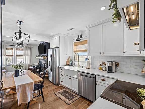 2nd image of 3103 County Farm Rd