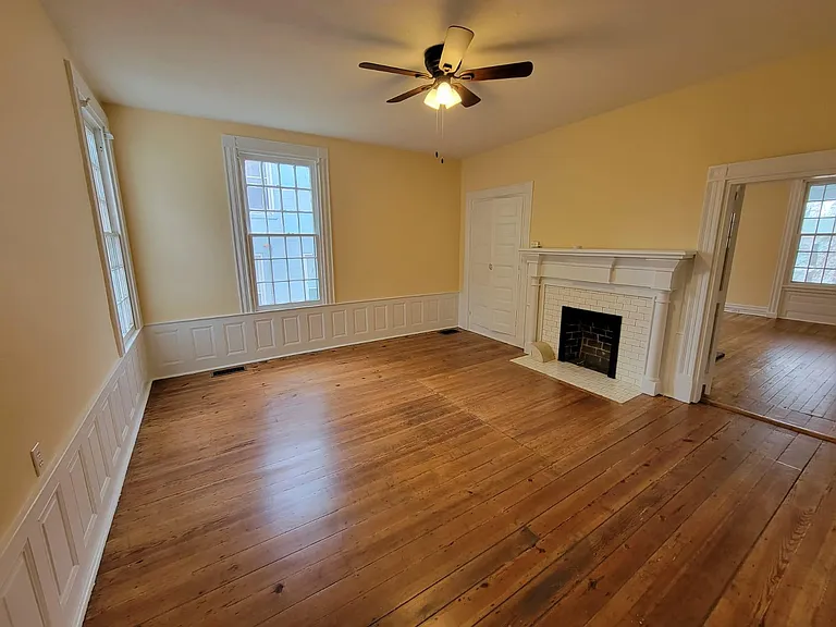 215 W Main St — Photo 23