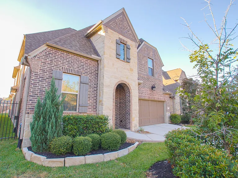 47 N Lochwood Way — Photo 3