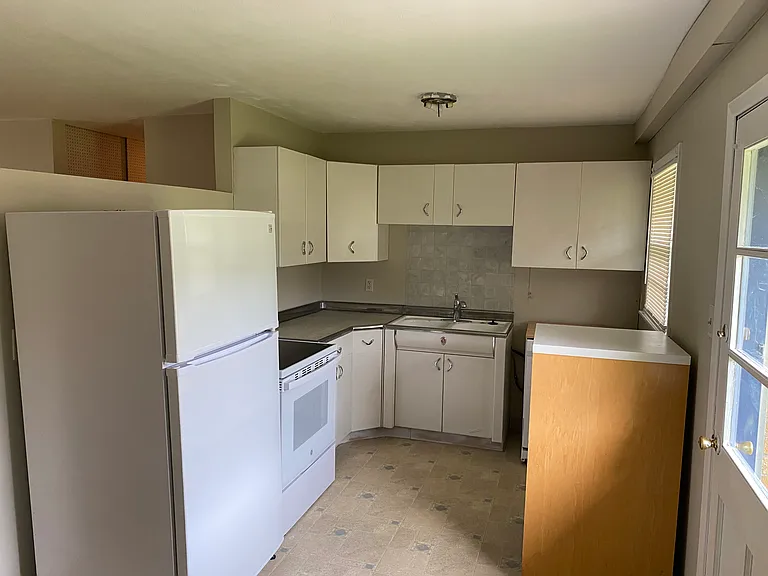 1411 Hartford Rd — Photo 4