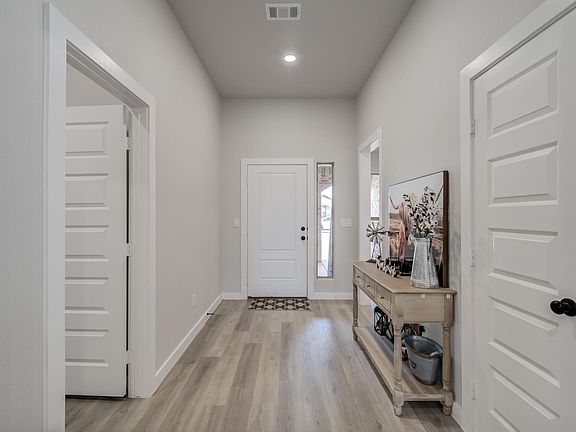 4th image of 2709 Volney Ave