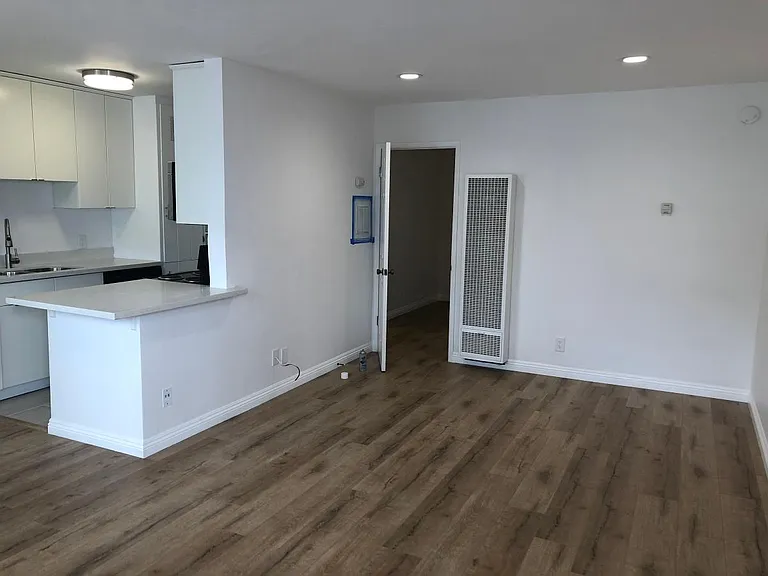 3730 1st Ave #7 — Photo 4