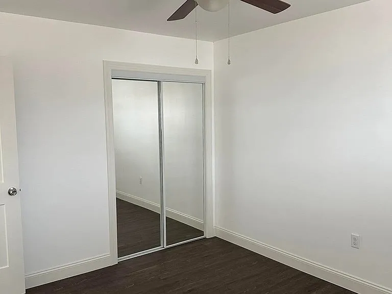 634 Meadows Ln #B — Photo 8