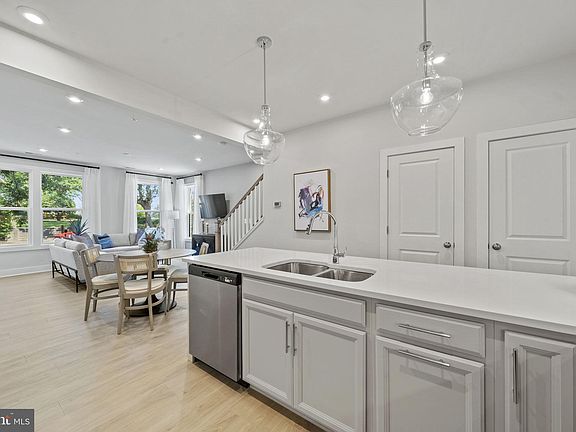 5th image of 4626 Olivine Dr