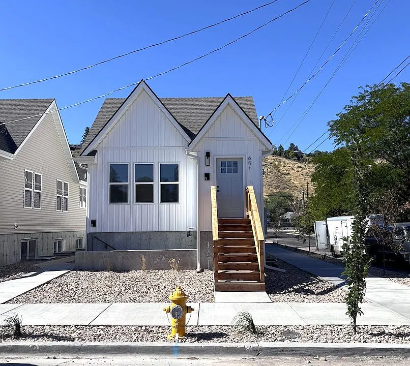 651 N Johnson Ave