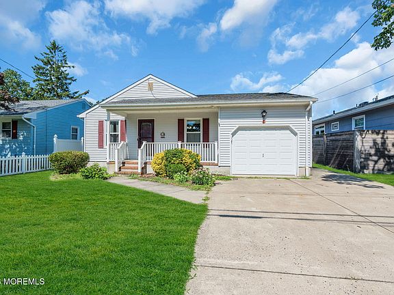 2nd image of 811 Barton Avenue