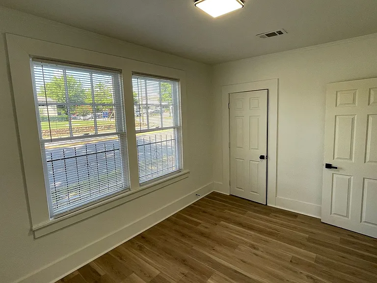 1720 N Grant St — Photo 12