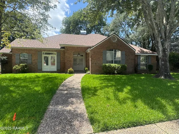 211 Spyglass Ln, Broussard, LA 70518
