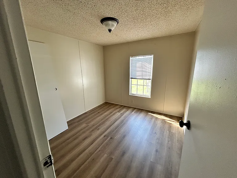 153 SW Bessie Gln — Photo 3