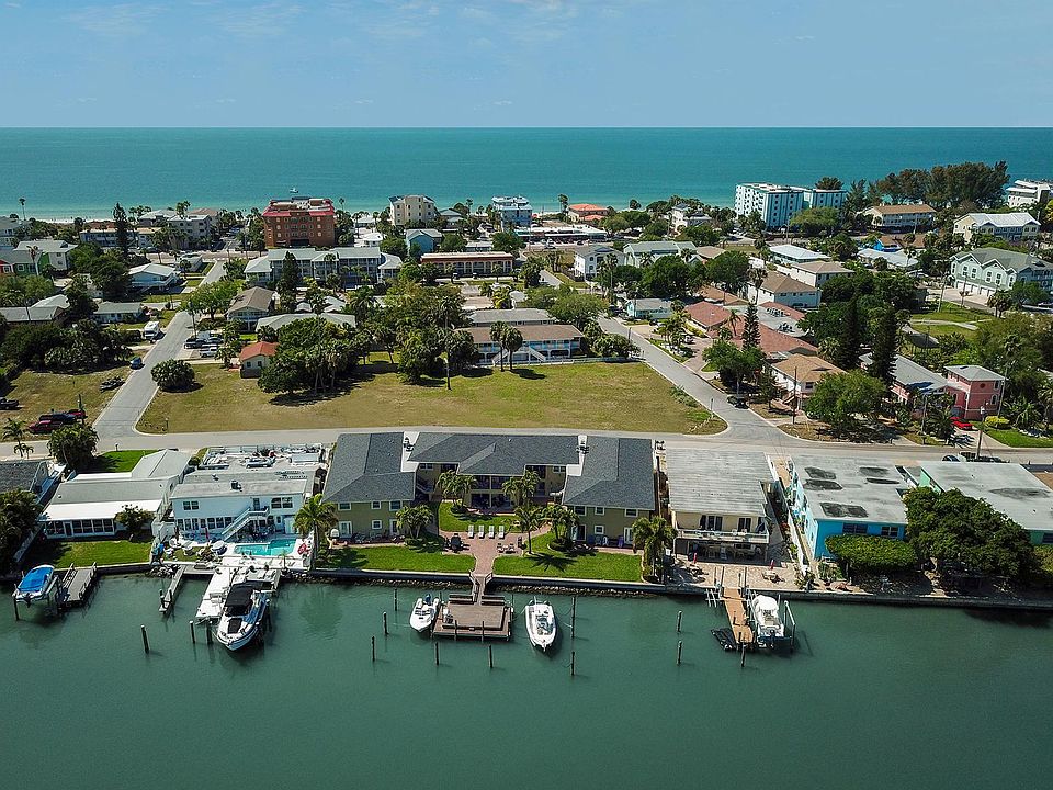 This well maintained waterfront complex is located only two blocks from the beach and area restaurants and shops