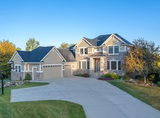 1425 Edgewater Ct, Ames, IA 50010