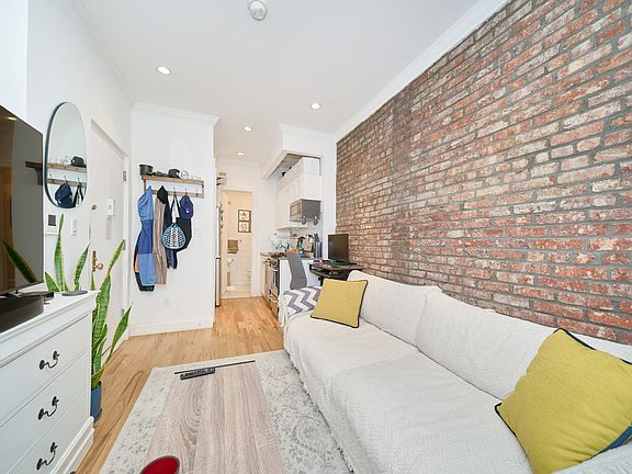 5th image of 310 E 83rd St APT 1A