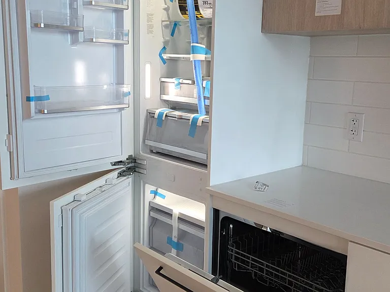 1185 Dupont St #808 — Photo 8