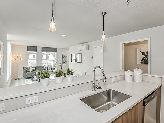 5th image of 4305 N Montana Ave #5