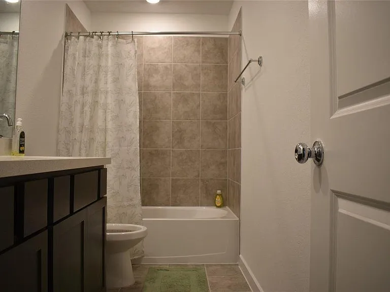 9742 Burlington Bristol Dr — Photo 22