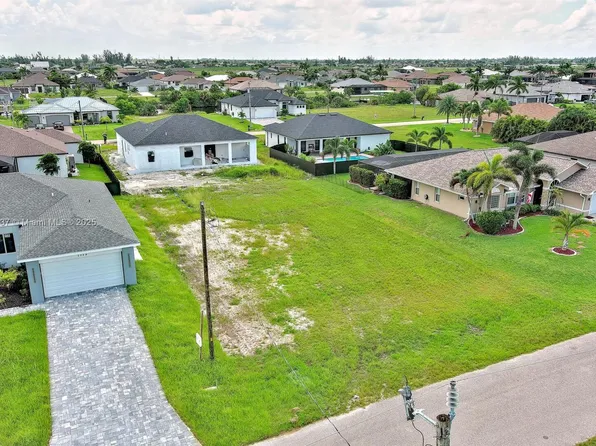 1025 NW 35th Pl, Cape Coral, FL 33993