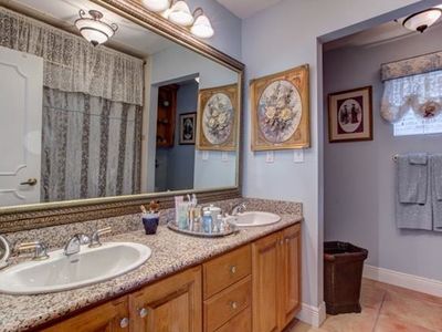 1320 Alhambra Cir, Coral Gables, FL, 33134