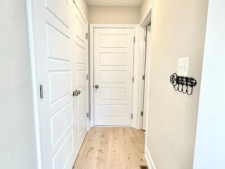 2662 Scott Dr — Photo 10