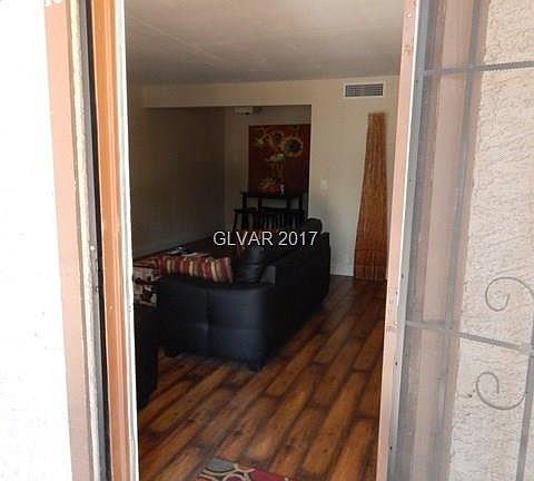 5th image of 555 N Royal Crest Cir #26
