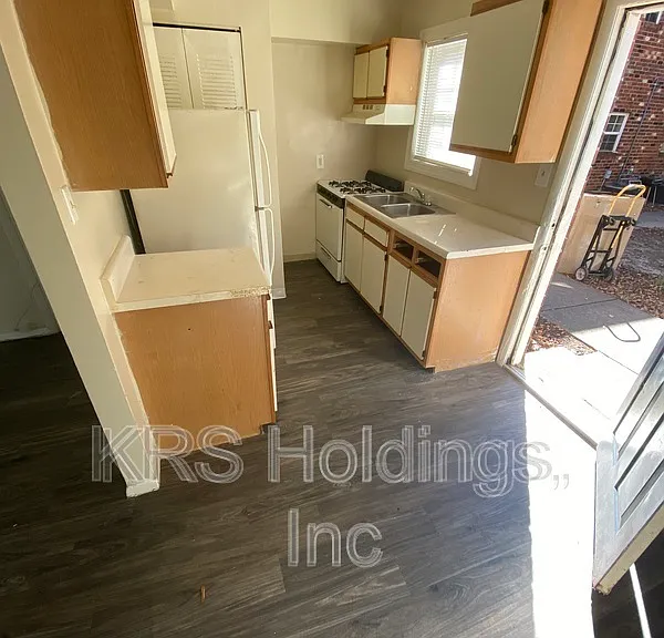 1801 Chicago Ave — Photo 10