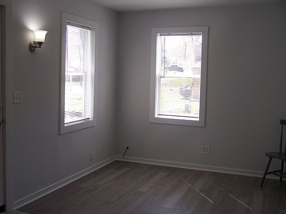 4th image of 5402 Highland Dr