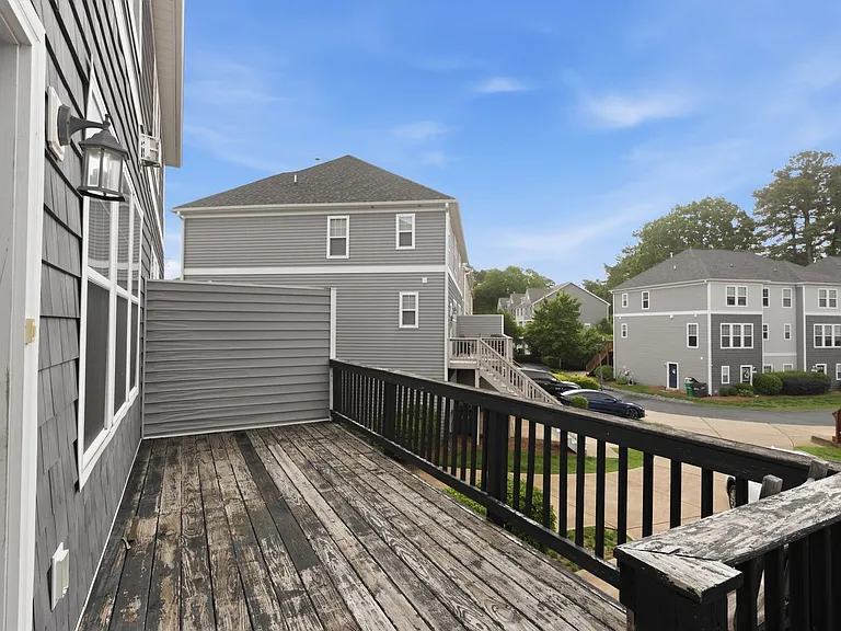 1502 Sharon Rd W — Photo 35