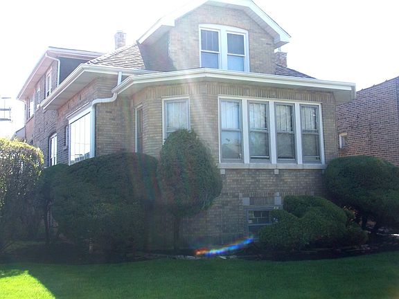 2nd image of 2647 Oak St