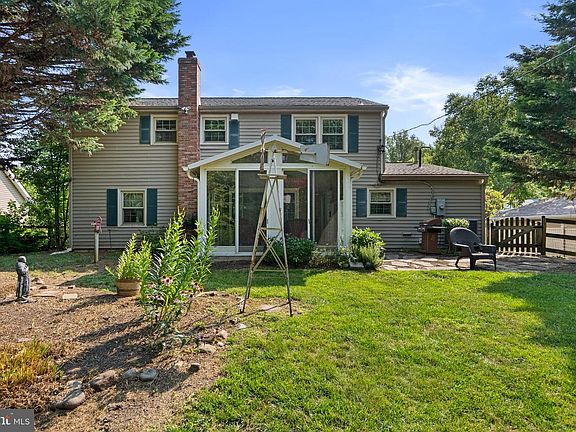 5th image of 4000 Wakefield Ln