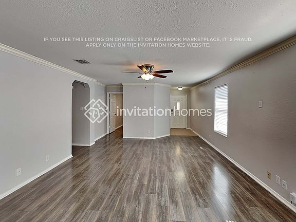 3rd image of 7819 Oakdale Park