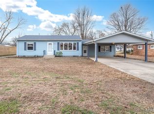 704 Saint Joseph Dr, Collinsville, IL 62234