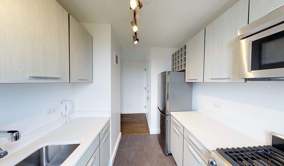 1st image of 801 Amsterdam Ave APT 6H
