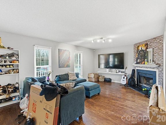 3rd image of 15927 Lawyers Rd