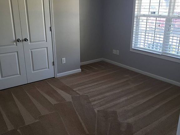 5th image of 264 White Pine Dr