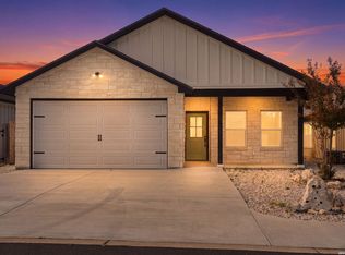 1012 Creswell Ln, Kerrville, TX 78028