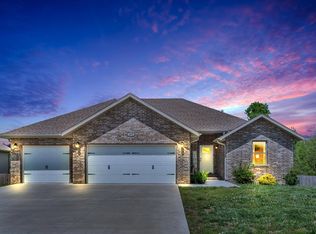 205 W Canterbury Ln, Willard, MO 65781