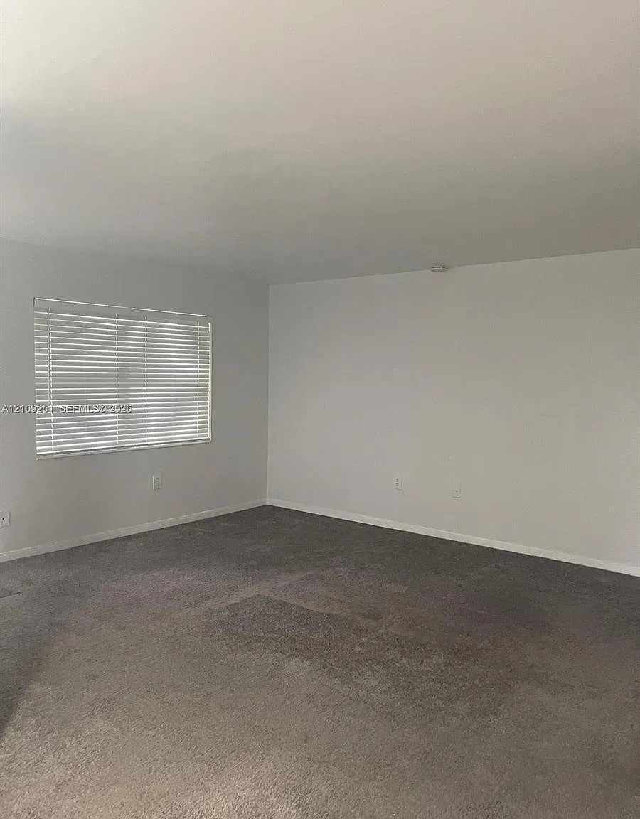 10350 SW 220th St — Photo 4