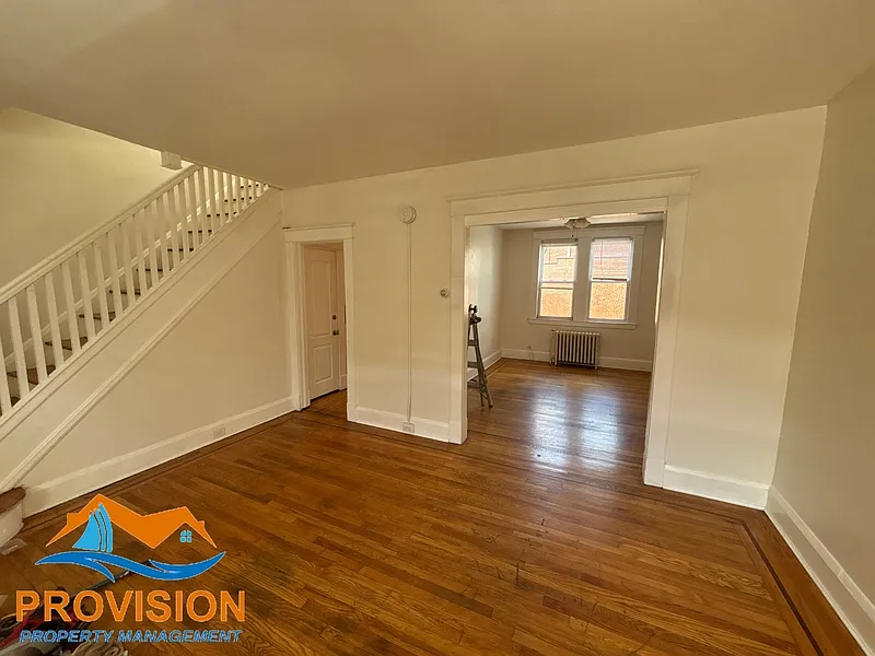 3 bed, 1.0 bath, 1008 sqft, $1,500 — Photo 4