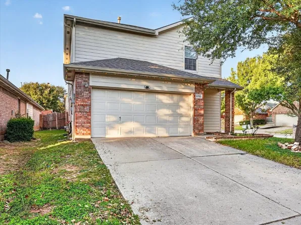 2700 Mountain Lion Dr, Fort Worth, TX 76244