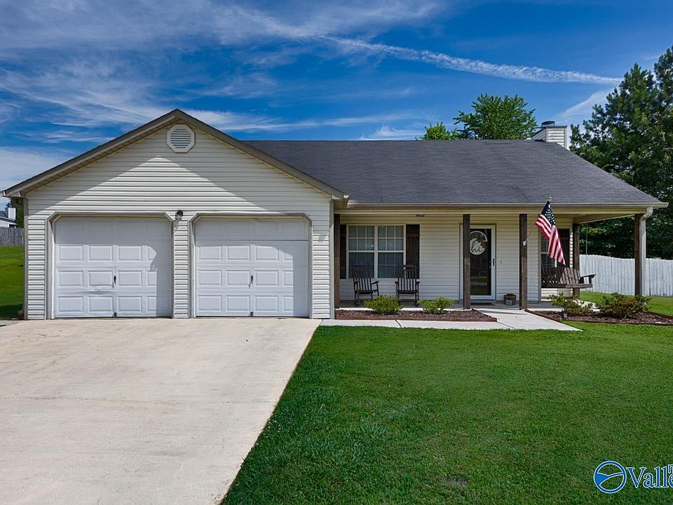 1st image of 107 Fox Hill Ct