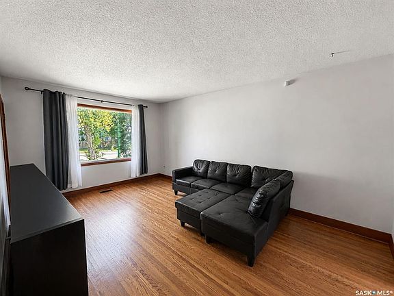 4th image of 537 10th STREET E