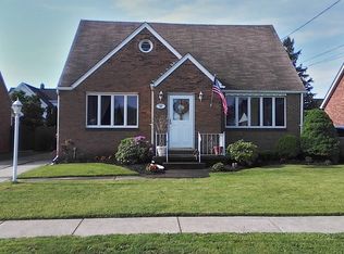 37 Saint Johns Pl, Lackawanna, NY 14218