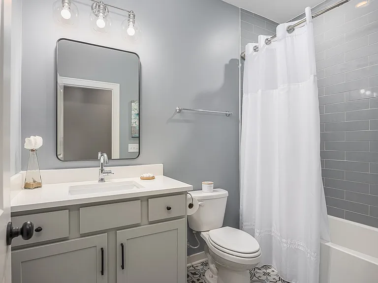 7444 Flatbush Dr — Photo 11